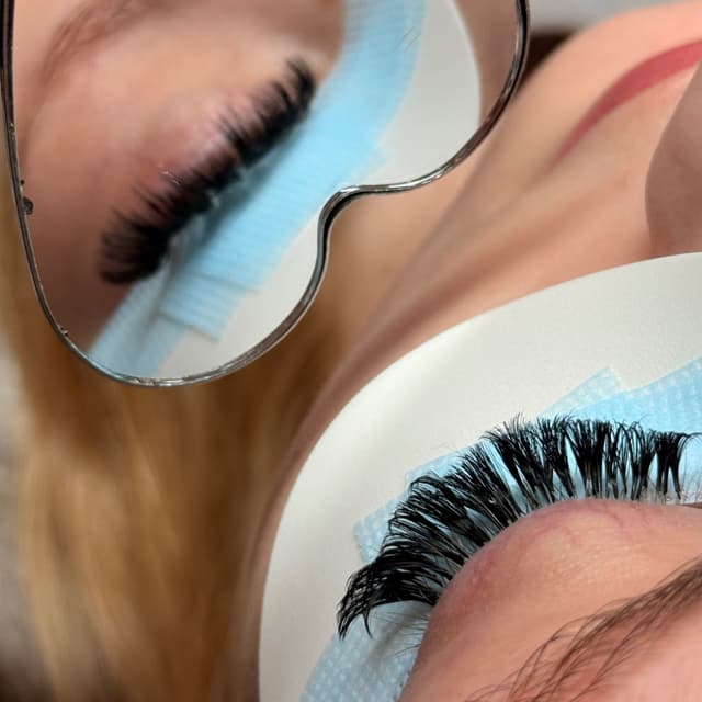 Monthly 1 week lash fills at PrettyByPenni in Yakima, WA